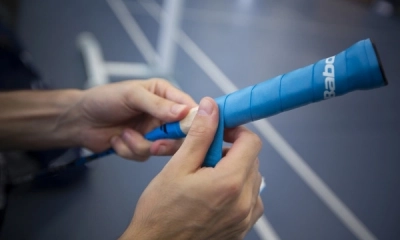 Cách quấn cán vợt cầu lông chi tiết và dễ hiểu nhất cho người mới chơi