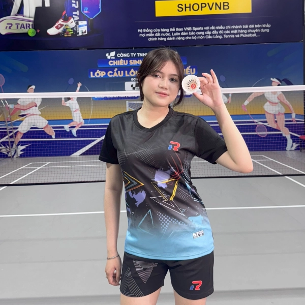 Áo cầu lông Taro TR025-A35 Nữ - Đen chính hãng