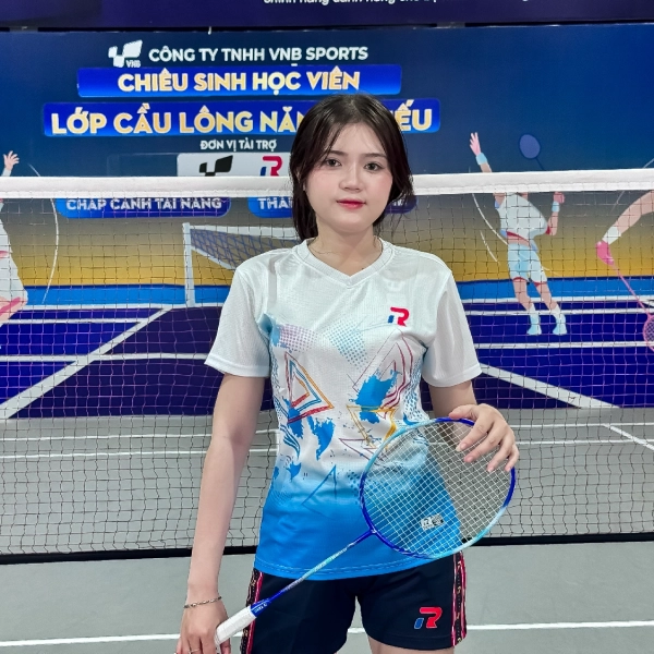 Áo cầu lông Taro TR025-A35 Nữ - Trắng chính hãng